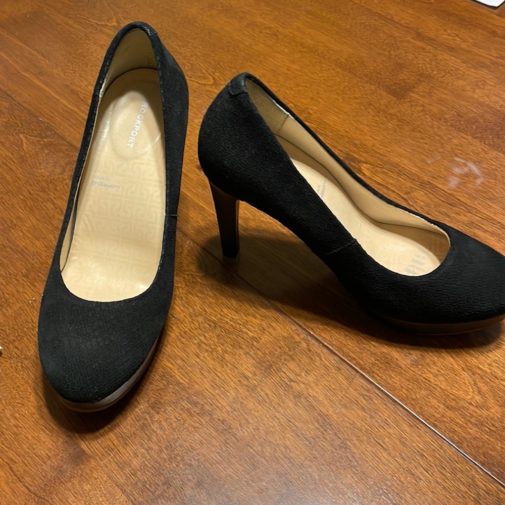 Rockport pumps size 6 like new!